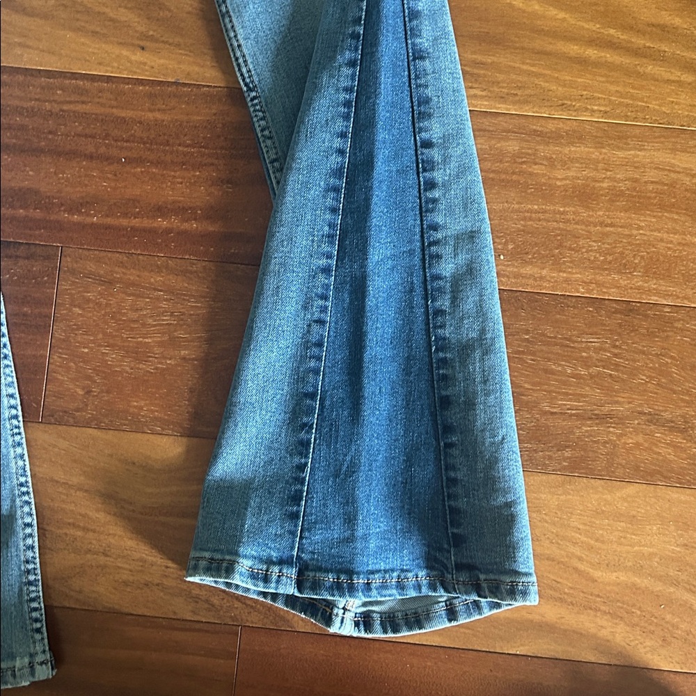 Levi's 70s Style Flare Bell Bottom Jeans -Size 25 - NWT - Picture 7 of 14